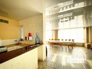 Дом 350м&sup2;, 3-этажный, посуточно, 