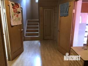 Коттедж 270м&sup2;, 3-этажный, на длительный срок, 