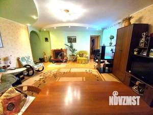 Дом 160м&sup2;, 3-этажный, участок 6 сот.  