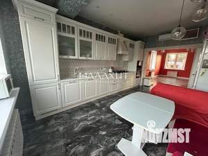 Коттедж 185м&sup2;, 2-этажный, участок 15 сот.  