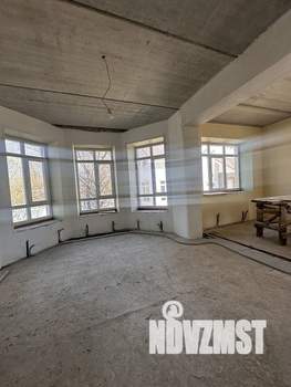 Дом 400м&sup2;, 2-этажный, участок 5 сот.  