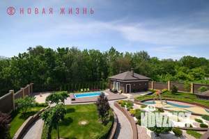 Коттедж 275м&sup2;, 2-этажный, участок 15 сот.  