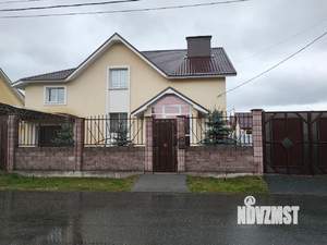 Коттедж 230м&sup2;, 2-этажный, участок 10 сот.  