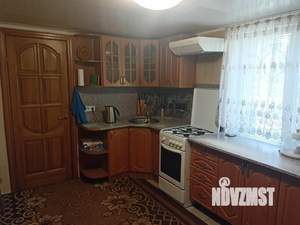 Дом 98м&sup2;, 3-этажный, участок 14 сот.  