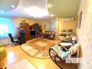 Дом 160м&sup2;, 3-этажный, участок 6 сот.  