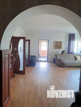 Коттедж 360м&sup2;, 2-этажный, участок 12 сот.  