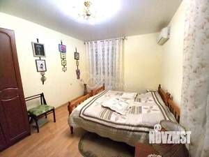 Дом 160м&sup2;, 3-этажный, участок 6 сот.  