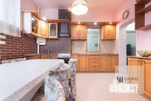 Дом 184м&sup2;, 3-этажный, участок 8 сот.  