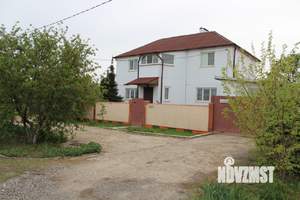 Дом 237м², 3-этажный, участок 10 сот.  