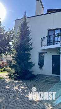 Дом 227м&sup2;, 3-этажный, участок 8 сот.  