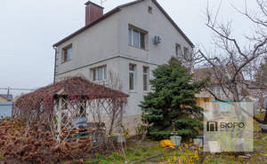 Дом 184м&sup2;, 3-этажный, участок 8 сот.  