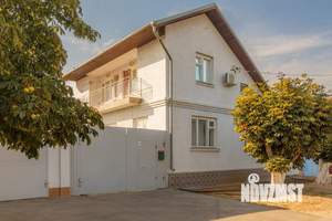Дом 160м&sup2;, 2-этажный, участок 15 сот.  