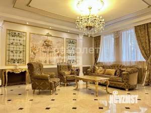 Дом 700м&sup2;, 4-этажный, участок 250 сот.  