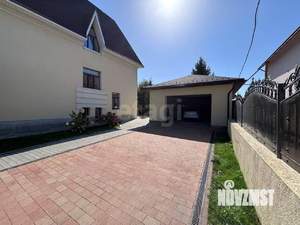 Дом 400м&sup2;, 3-этажный, участок 18 сот.  