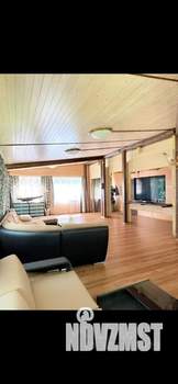 Коттедж 220м&sup2;, 2-этажный, участок 10 сот.  