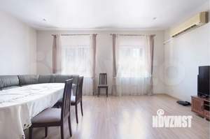 Коттедж 355м&sup2;, 3-этажный, участок 7 сот.  