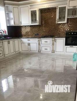 Коттедж 200м&sup2;, 3-этажный, участок 15 сот.  