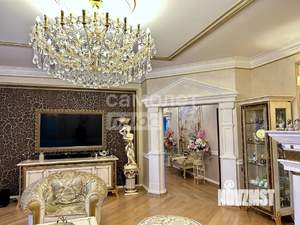 Дом 700м&sup2;, 4-этажный, участок 250 сот.  