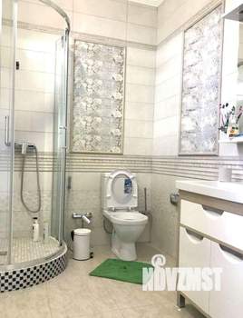 Коттедж 200м&sup2;, 3-этажный, участок 15 сот.  