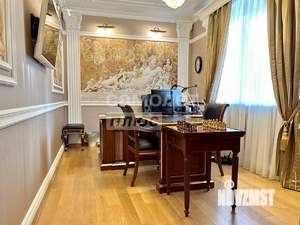 Дом 700м&sup2;, 4-этажный, участок 250 сот.  