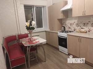 1-к квартира, посуточно, 35м2, 3/7 этаж