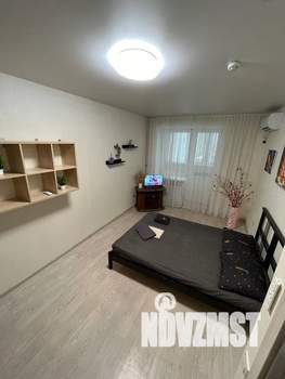 1-к квартира, посуточно, 38м2, 2/9 этаж
