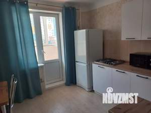 1-к квартира, посуточно, 32м2, 2/10 этаж